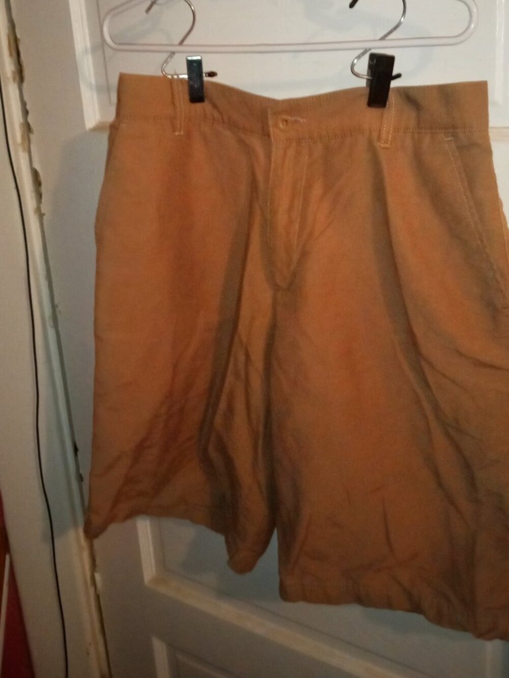 MEN'S KHAKI TAN SHORTS SIZE 36 - Picture 3 of 5